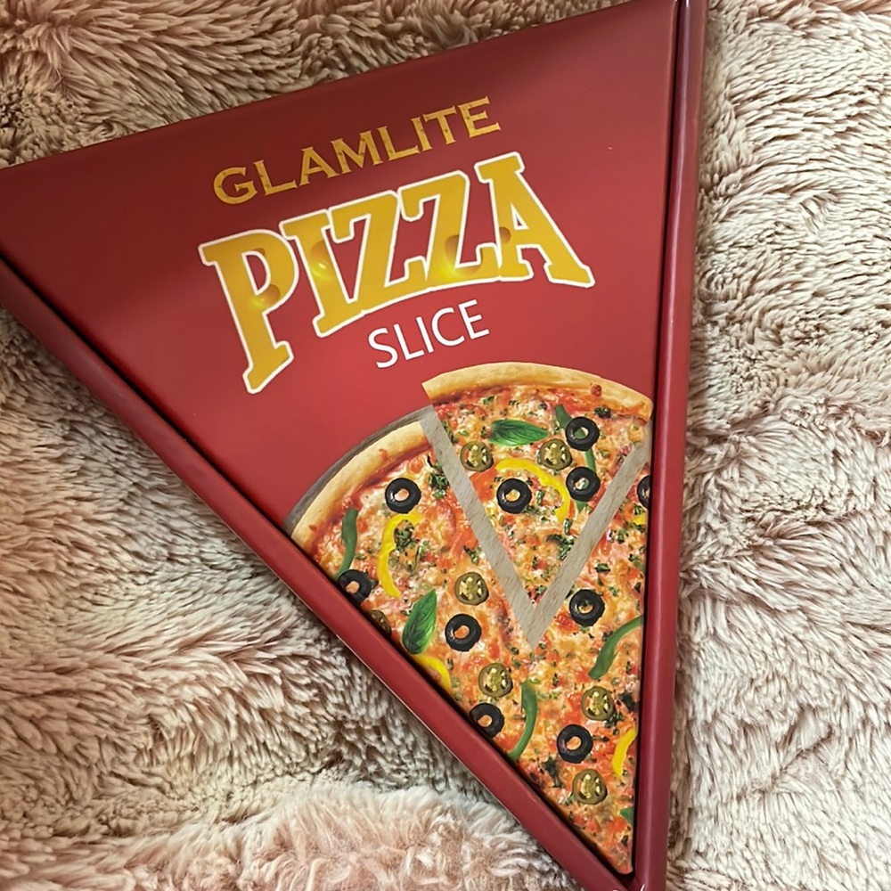 Glamlite pizza slice